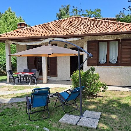 Villetta Singola Con Giardino Cottage Ghisallo Zona Bellagio Magreglio Kültér fotó
